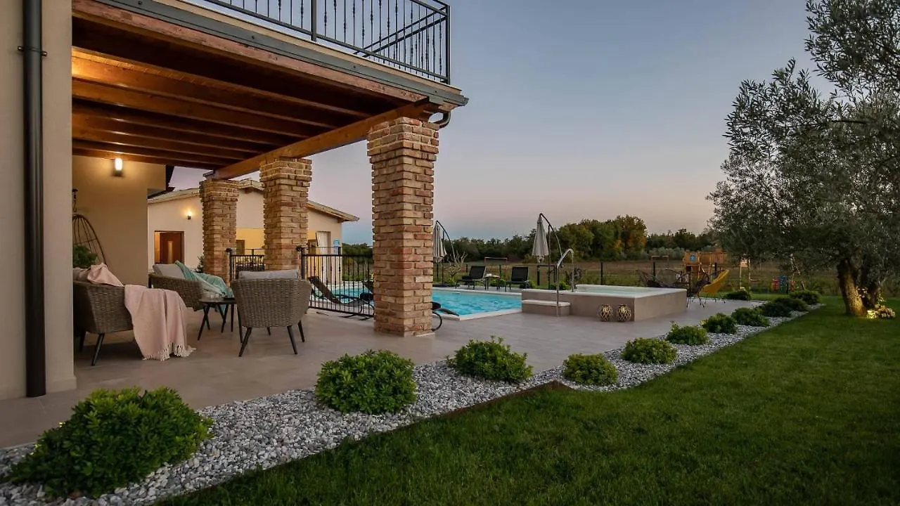 Wonderful Villa Mattuzzi With Private Pool Near The Town By Wiibuk Pula Croatie